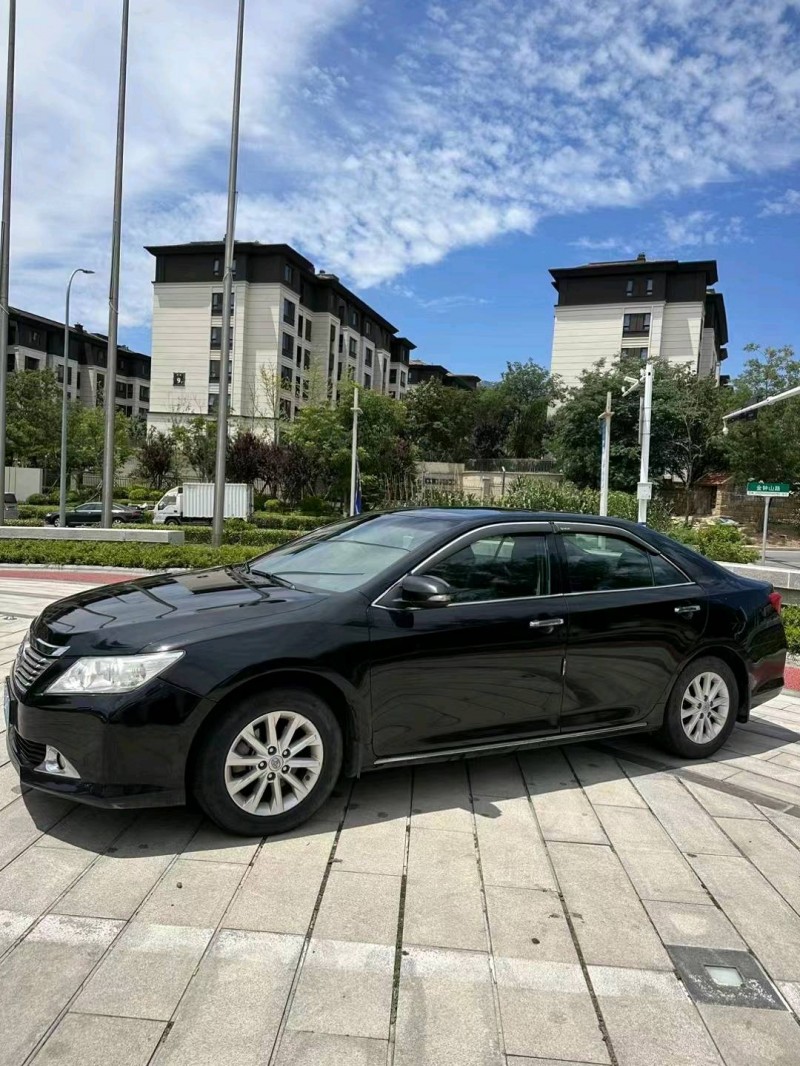 济南14年丰田凯美瑞3