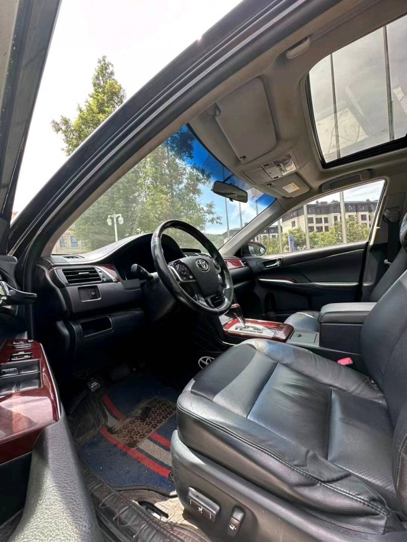 济南14年丰田凯美瑞5