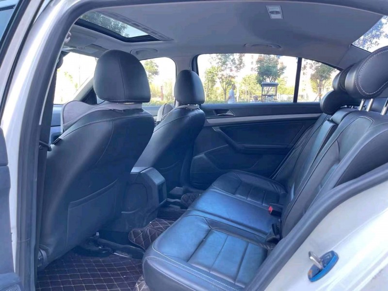 济宁17年大众朗逸4