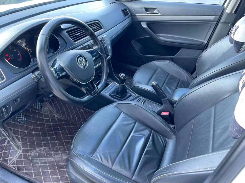 济宁17年大众朗逸5