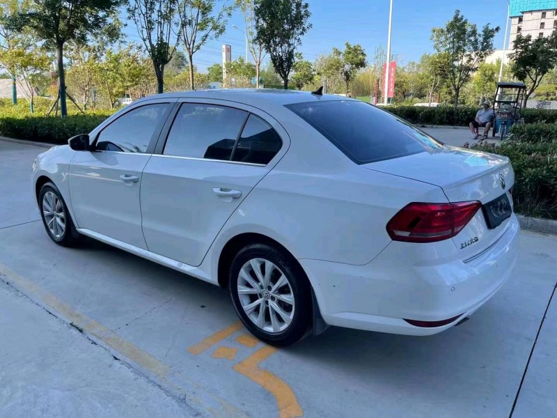 济宁17年大众朗逸7