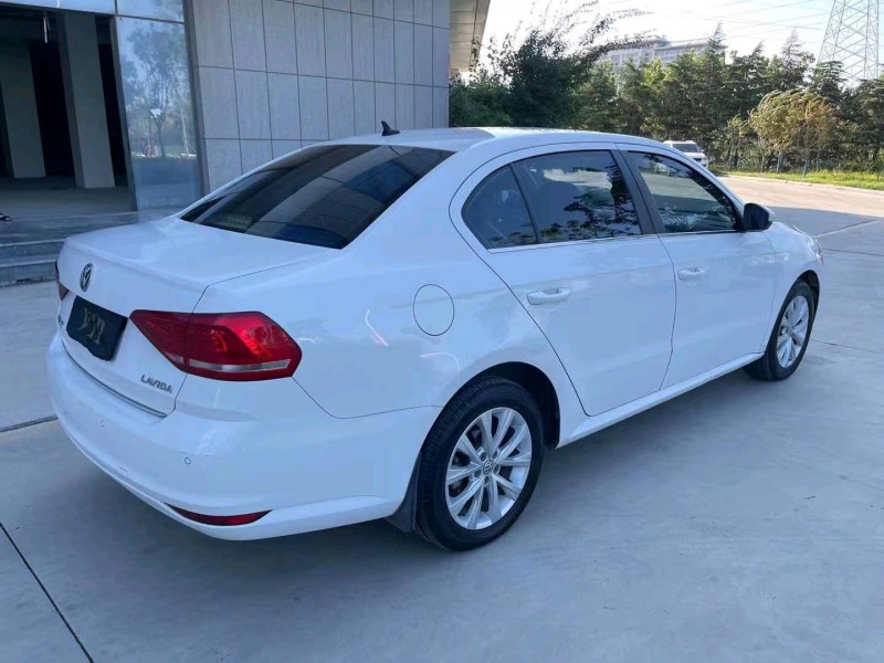 济宁17年大众朗逸8