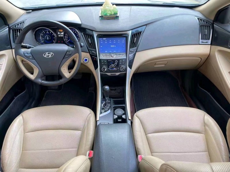 济宁17年现代索纳塔八5