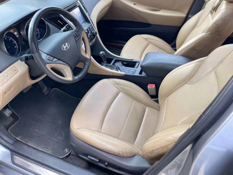 济宁17年现代索纳塔八6