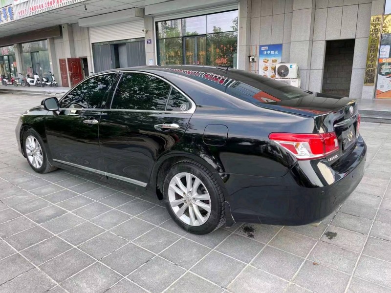 济宁10年雷克萨斯ES7