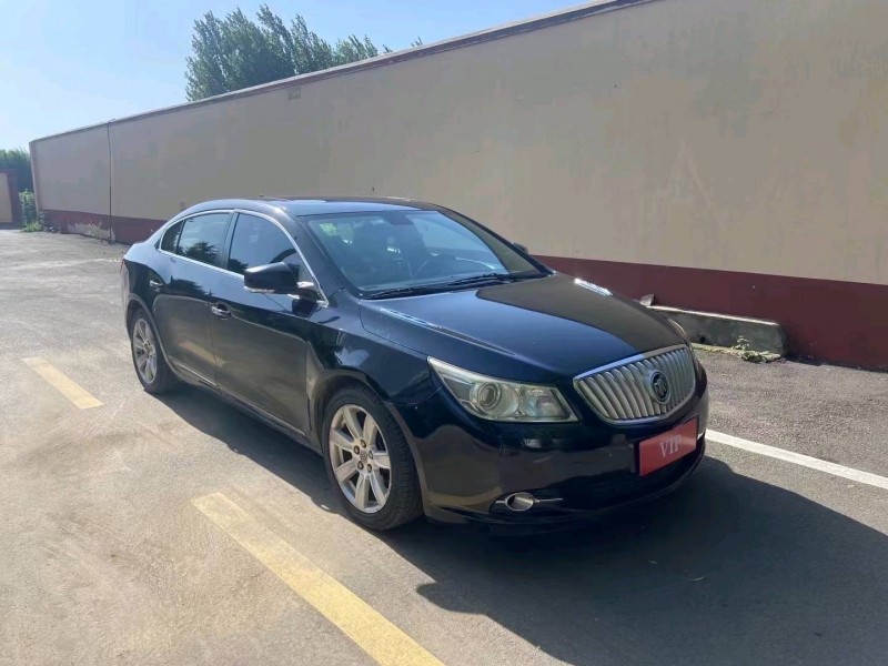 青岛10年别克君越3