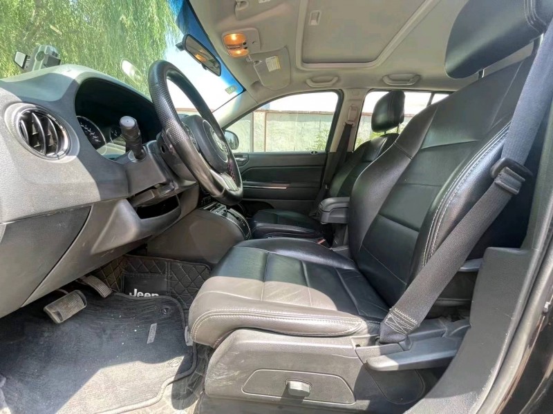 青岛12年Jeep指南者5