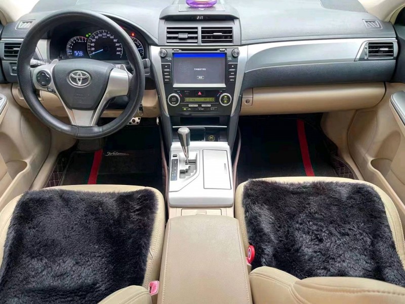 济宁12年丰田凯美瑞5