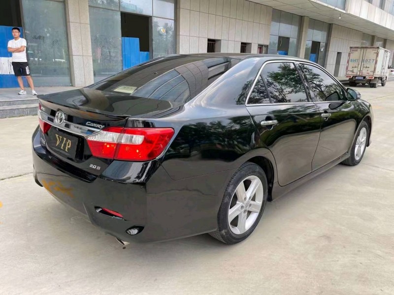 济宁12年丰田凯美瑞8