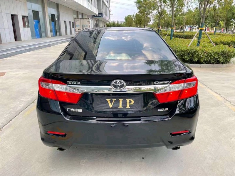 济宁12年丰田凯美瑞9