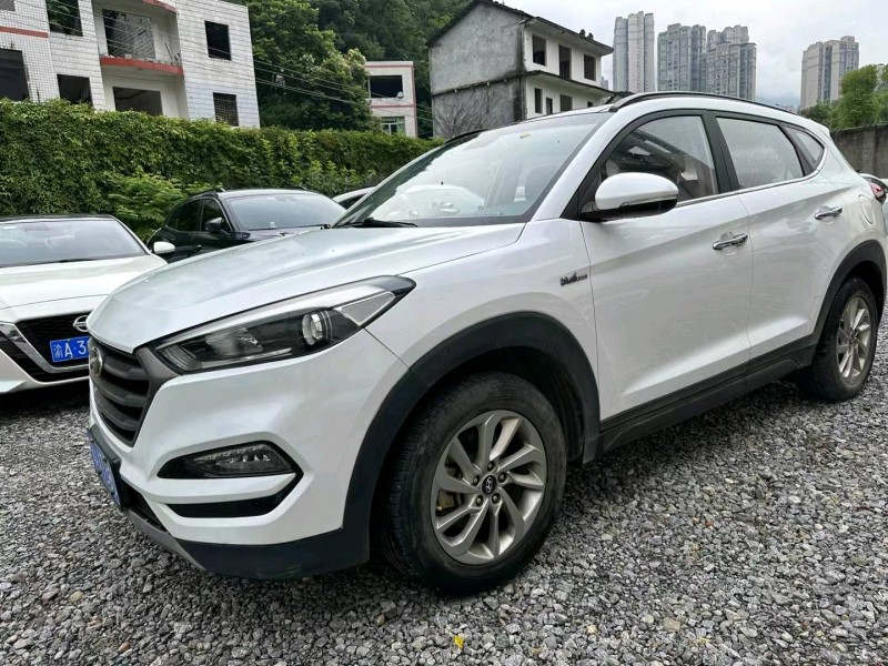 重庆17年现代途胜2