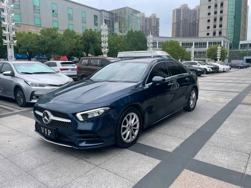 苏州19年奔驰A9