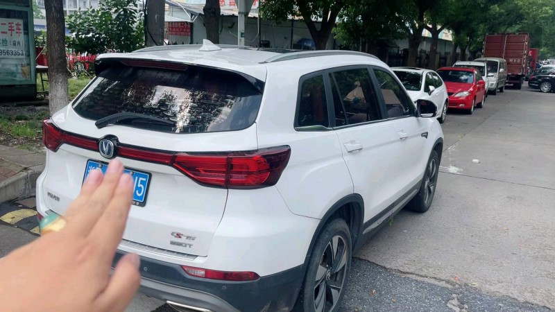 嘉興18年長安汽車CS756