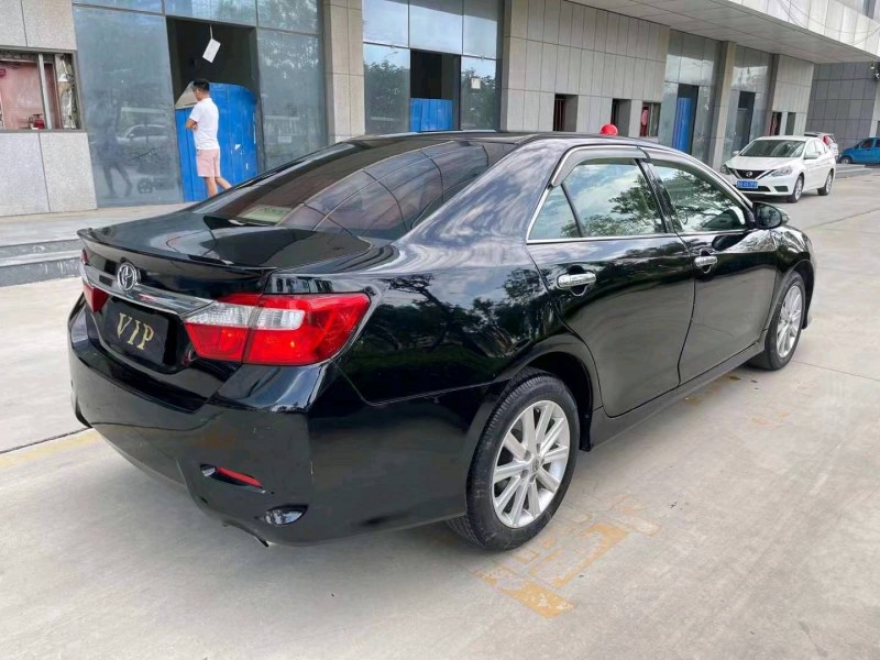 济宁13年丰田凯美瑞8