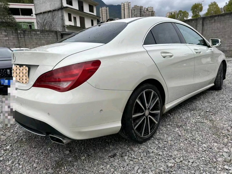 重庆15年奔驰GLA2