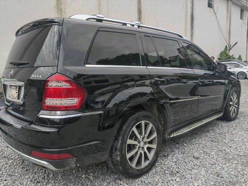 重庆12年奔驰GL8