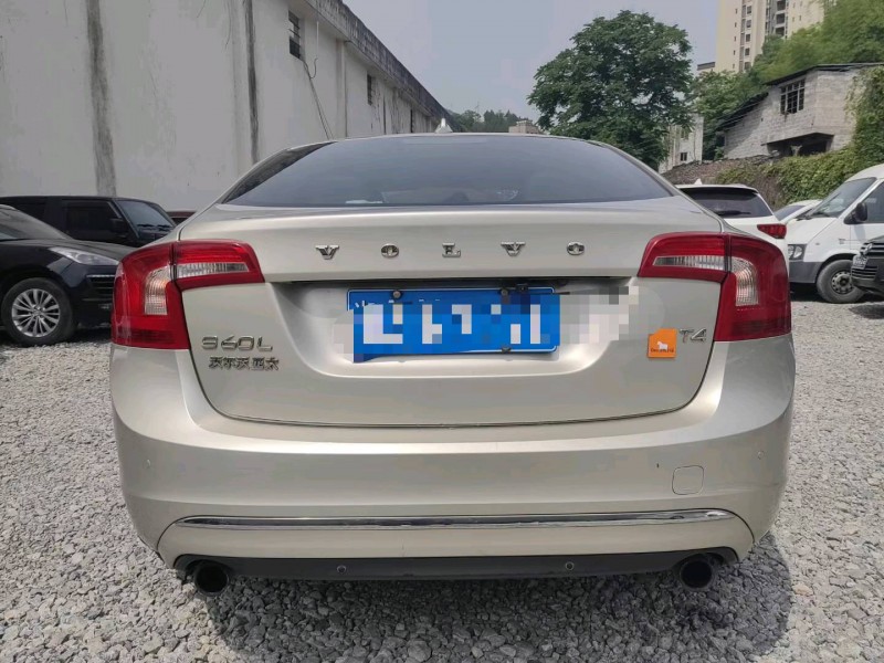 重庆17年沃尔沃S60L8