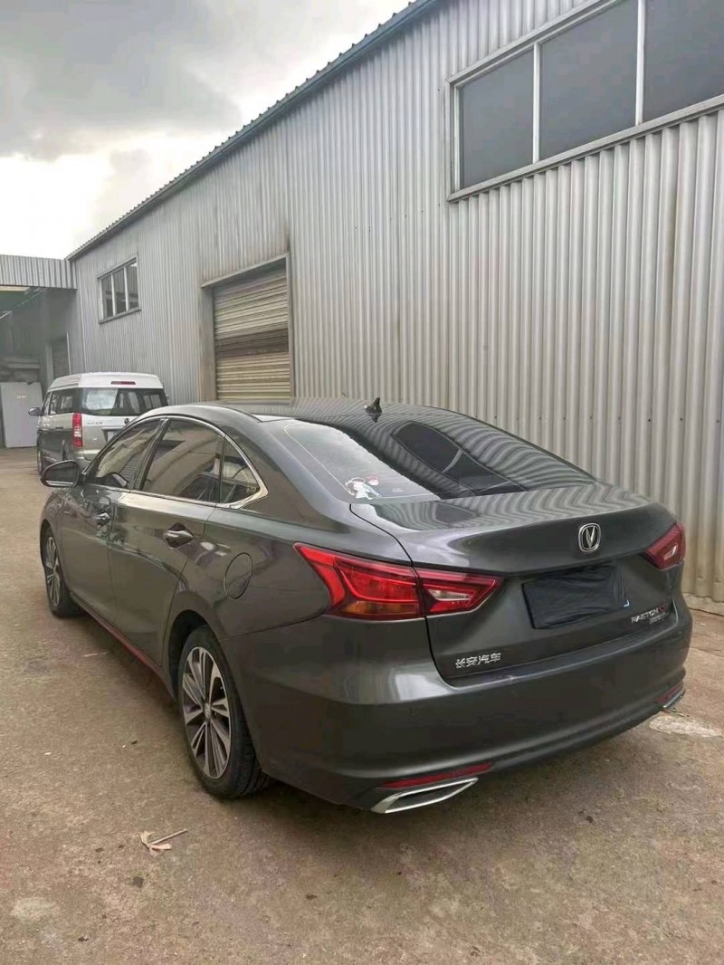 常州21年長安汽車銳程CC5