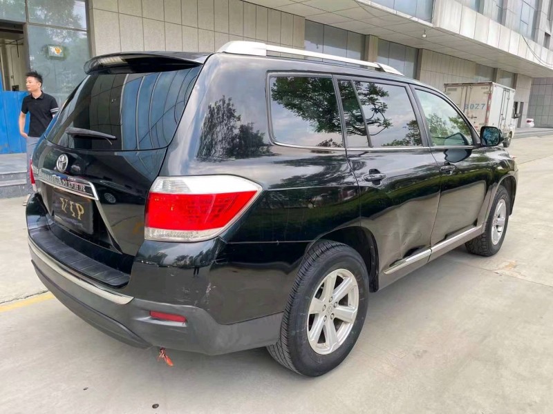 济宁13年丰田汉兰达8