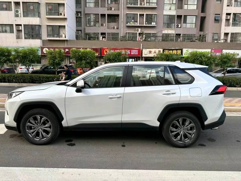 邢台23年丰田RAV4荣放3