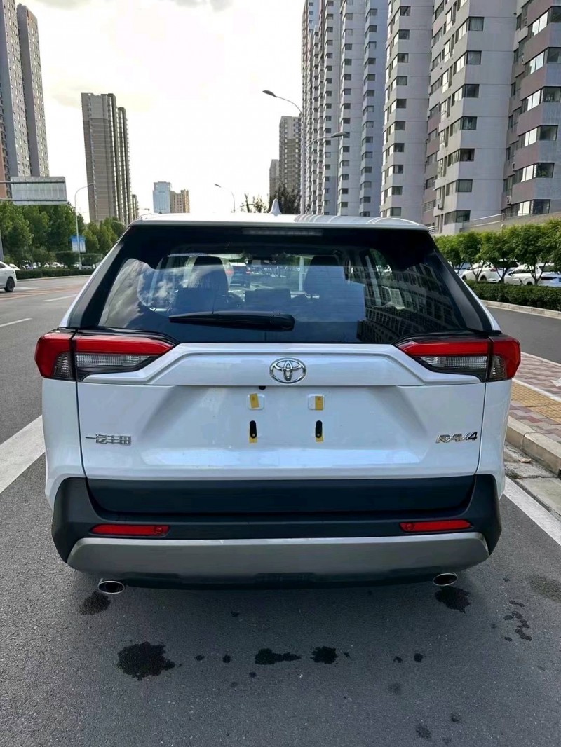 邢台23年丰田RAV4荣放6