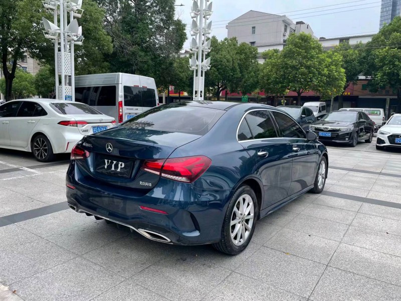 苏州19年奔驰A4
