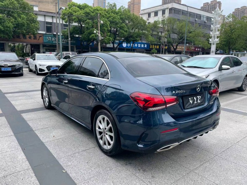苏州19年奔驰A7