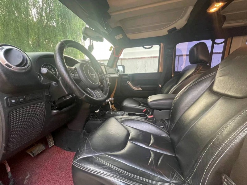 青岛14年Jeep牧马人5