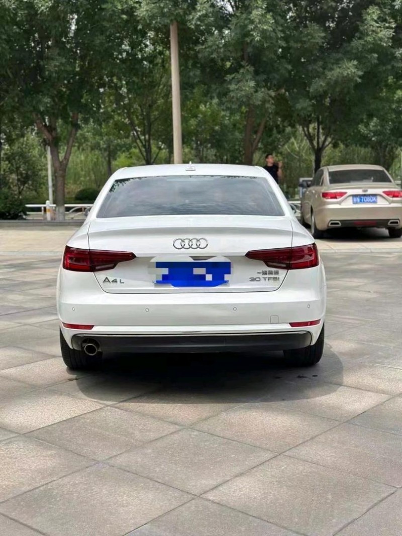 菏澤18年奧迪A4L7