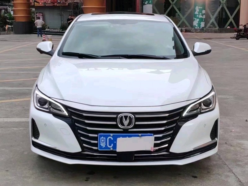 珠海20年長安汽車銳程CC1