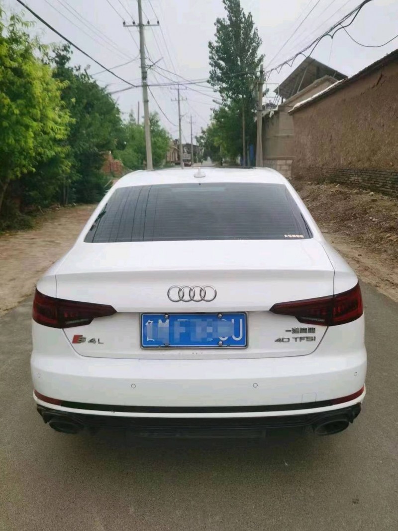枣庄18年奥迪A4L9