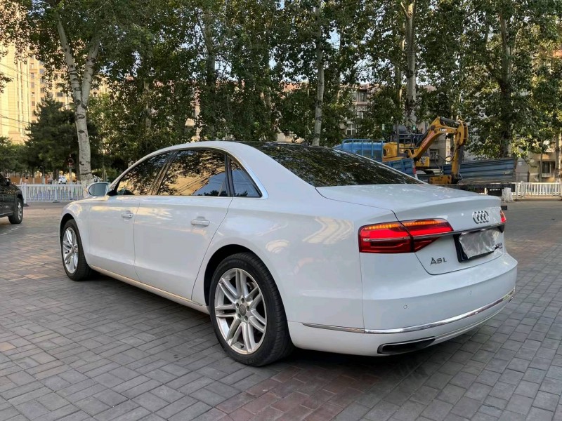 唐山16年奧迪A8L7