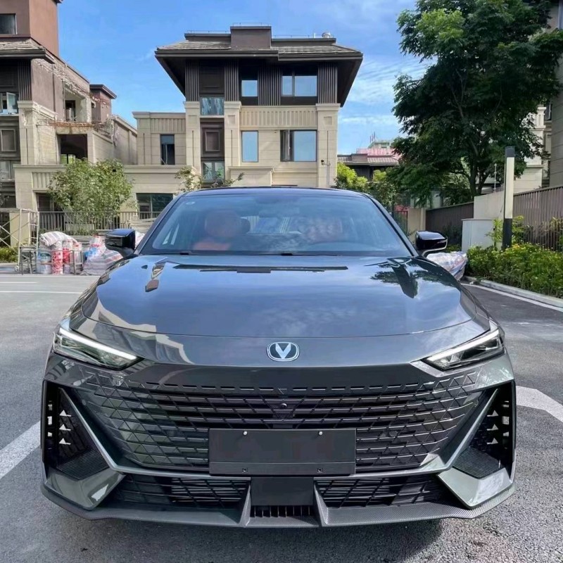 成都23年長安汽車UNI-V1