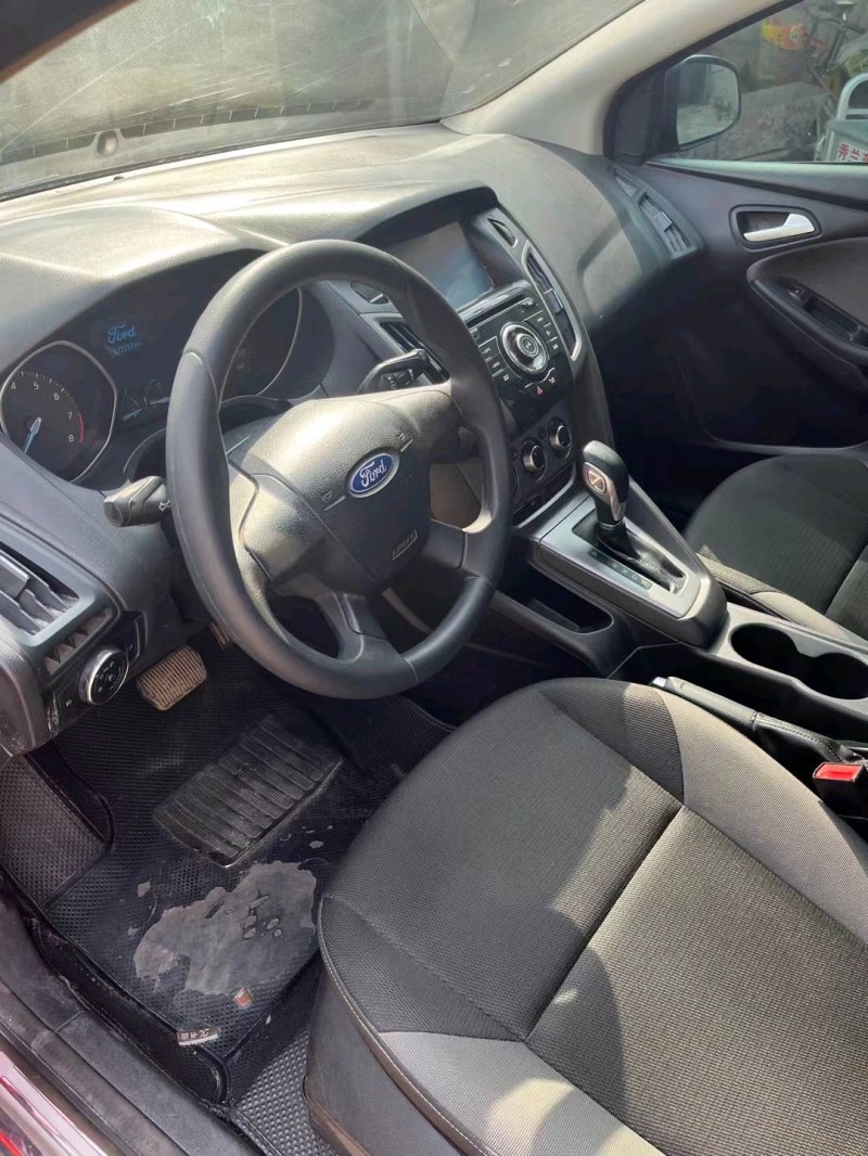 济南12年福特福克斯5