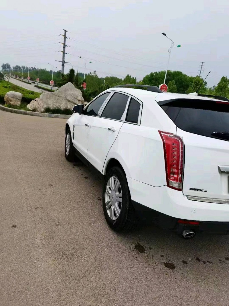 济南12年凯迪拉克SRX8