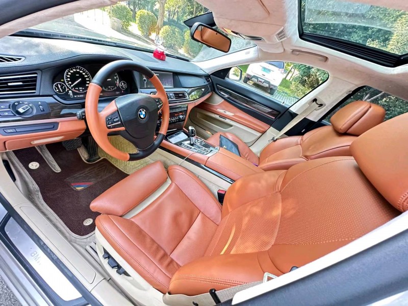 北京11年宝马7系5