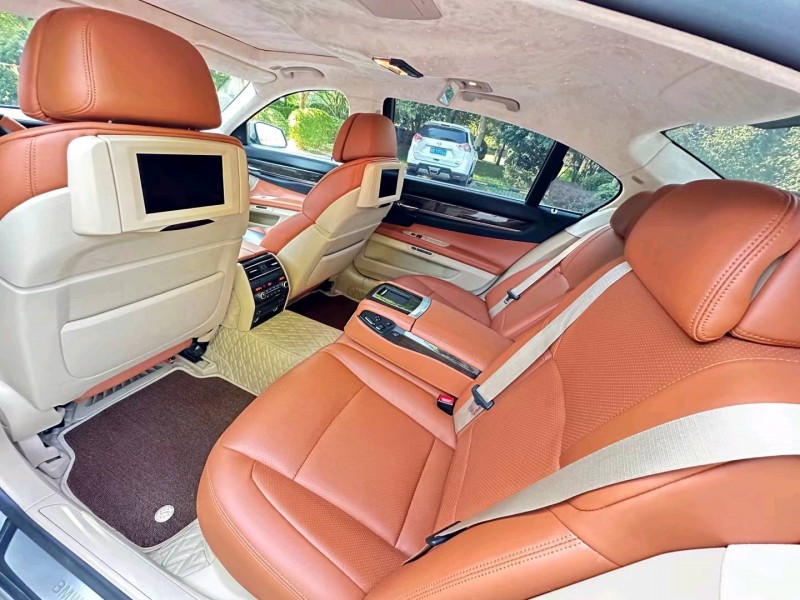 北京11年宝马7系6