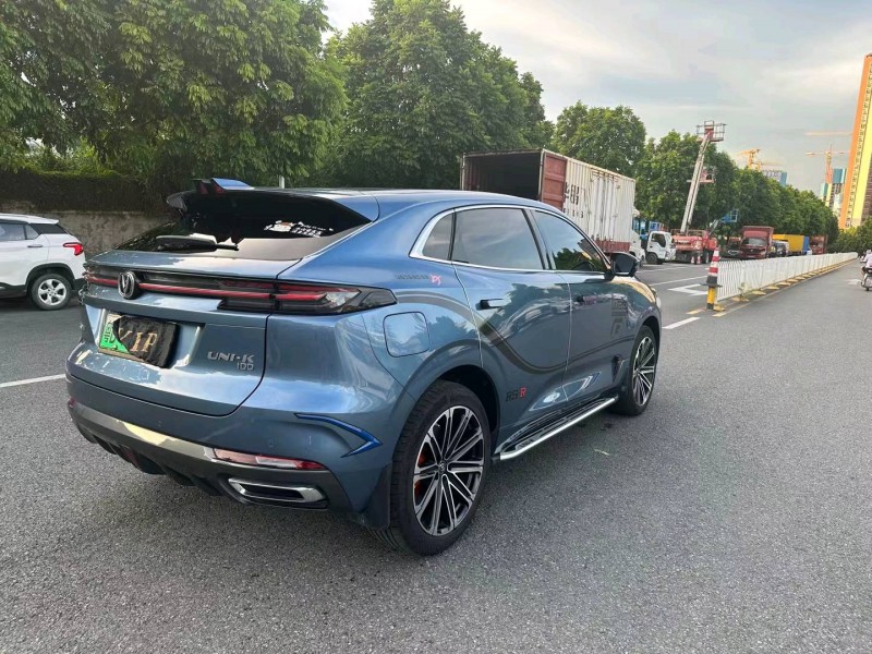深圳22年長安汽車UNI-K7