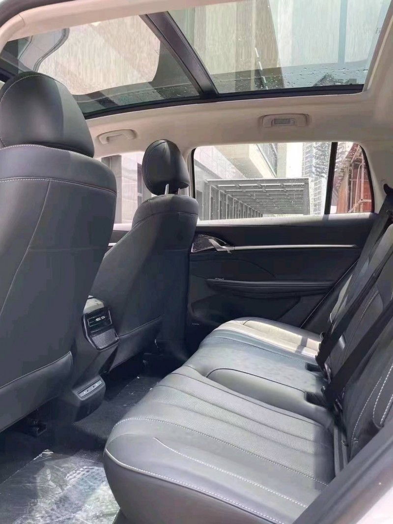 成都23年荣威RX56