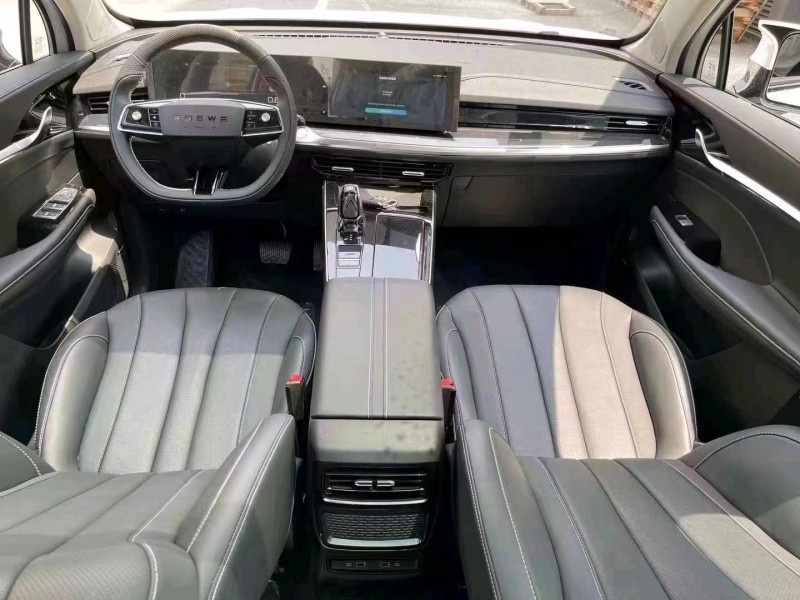 成都23年荣威RX57