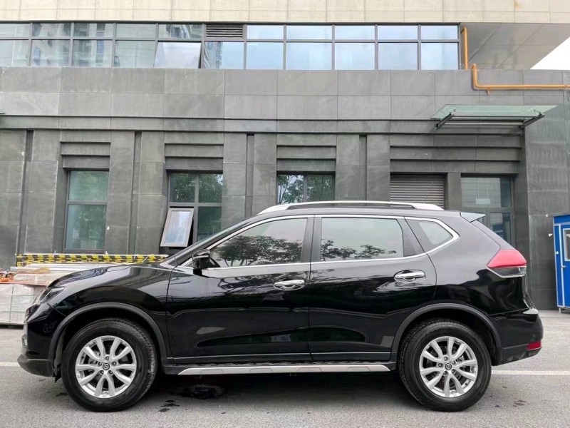 成都21年日产奇骏3