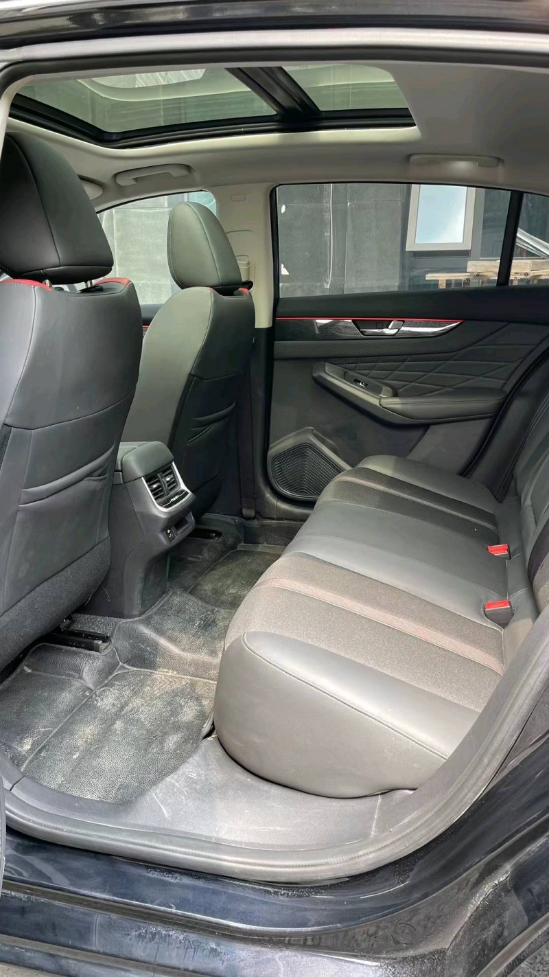 成都22年东风奕炫7