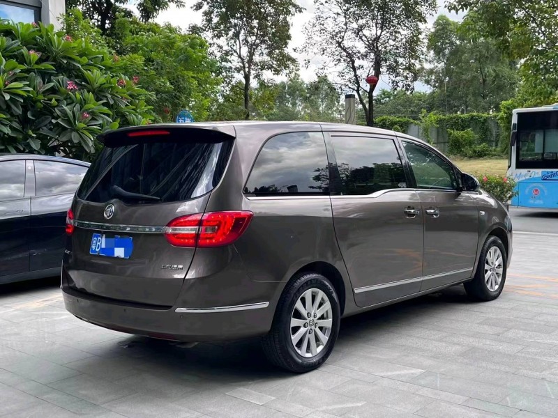 深圳17年别克GL88