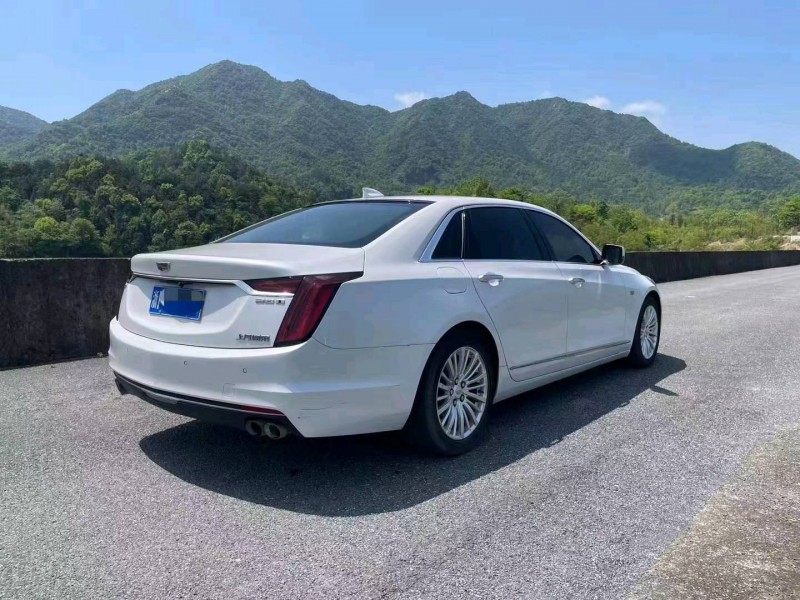 嘉兴20年凯迪拉克CT67