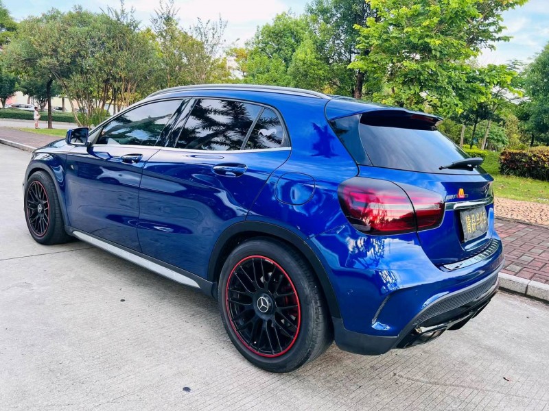 广州19年奔驰GLA5