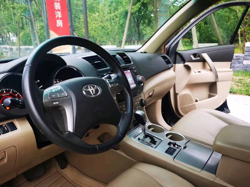 北京10年丰田汉兰达5