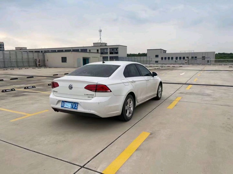 嘉兴17年大众凌渡7