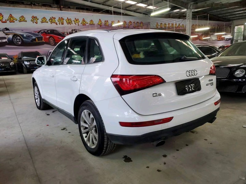 济宁14年奥迪Q58
