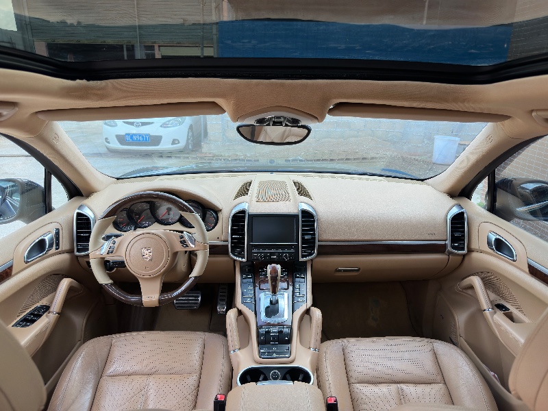 珠海10年保时捷卡宴5