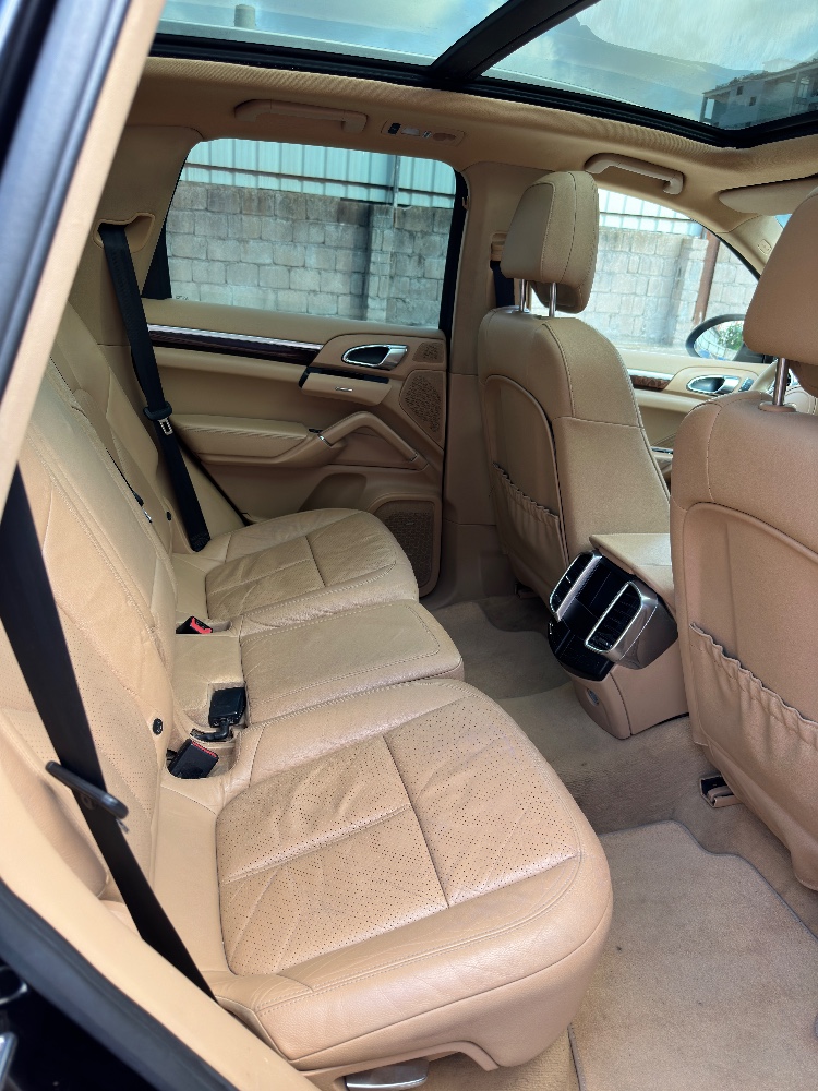 珠海10年保时捷卡宴8